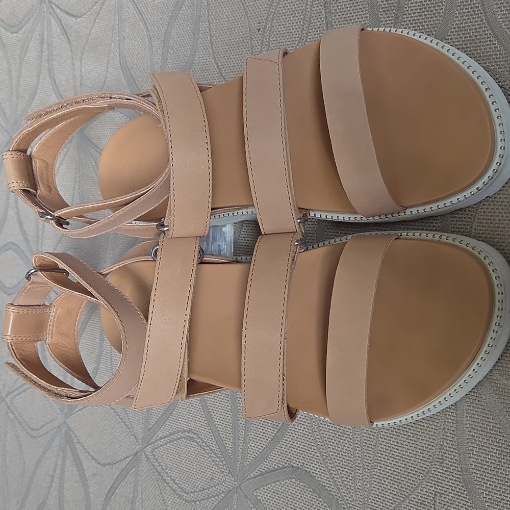 Sorel Roaming Multi Strap Leather Sandals!